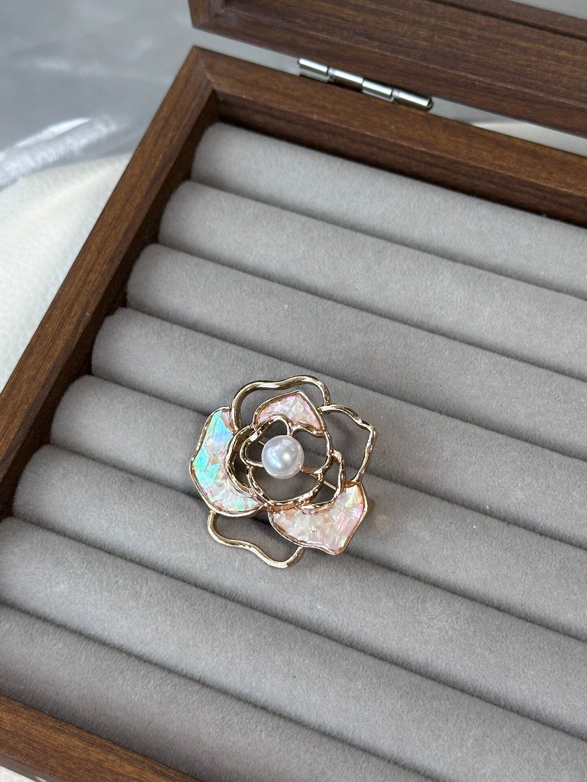 Mother-of-Pearl Camellia Brooch with Pearl