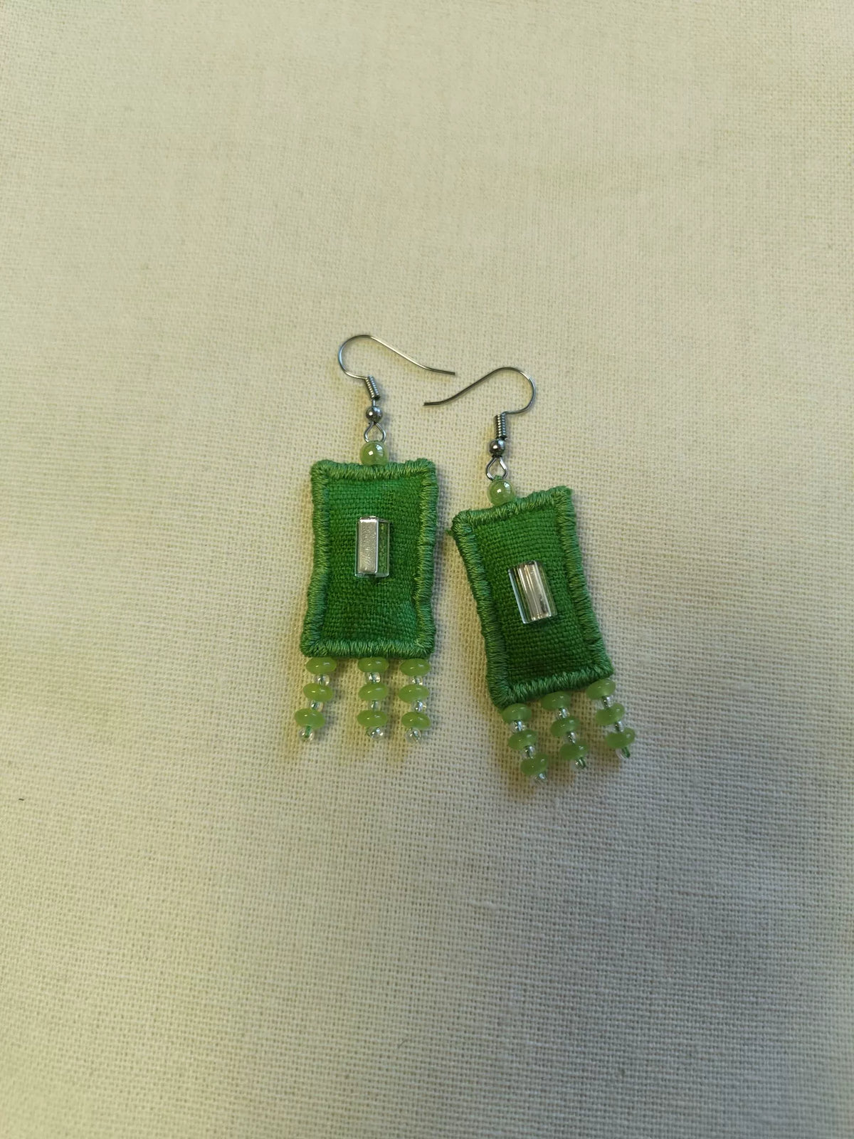 Boucles d'oreilles artisanales en tissu vert