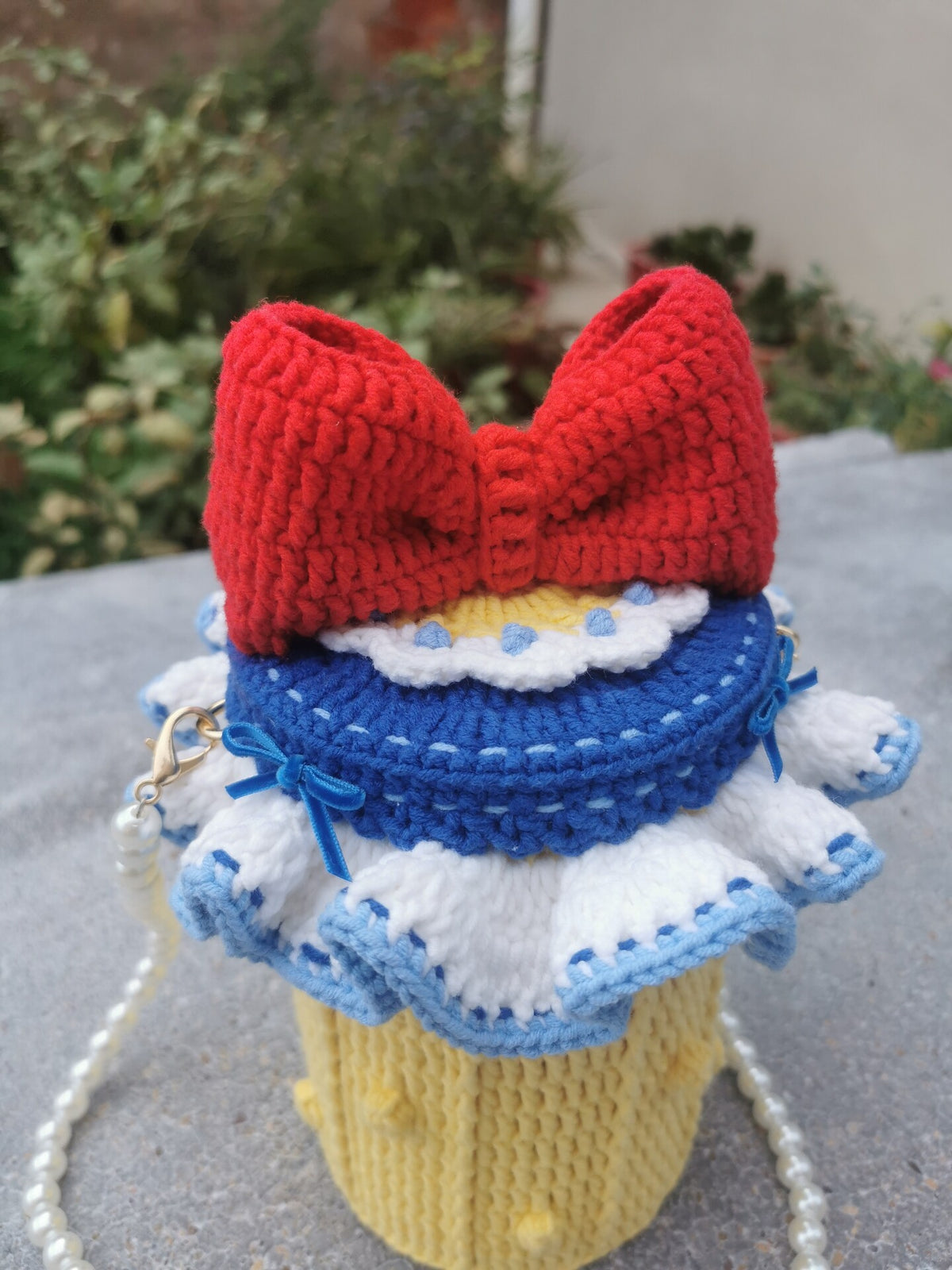 Saco de Croché Branca de Neve com Alça de Pérolas