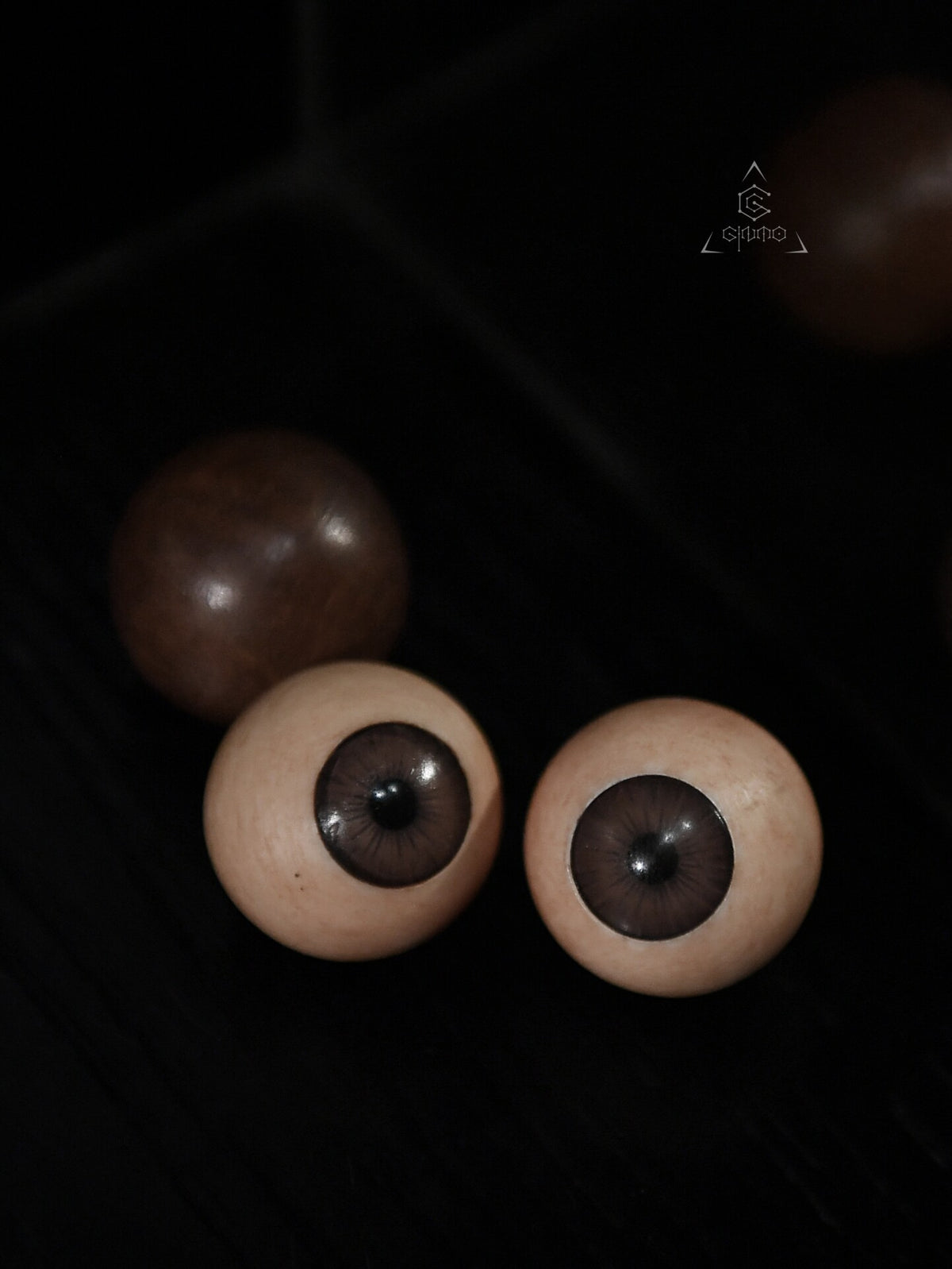 Eyeball Display Device Wooden Base