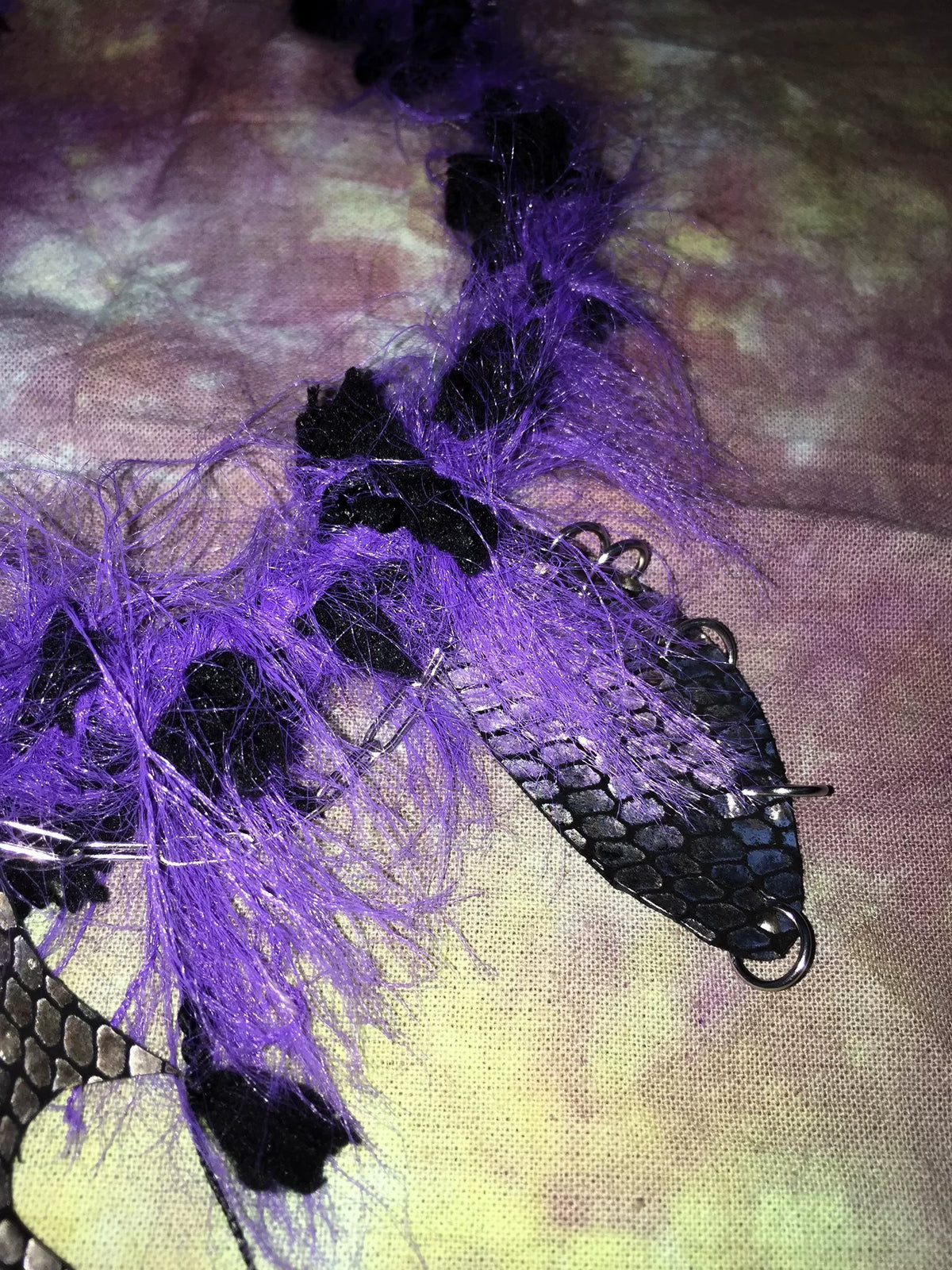 Collana Statement in Pelliccia Sintetica Viola