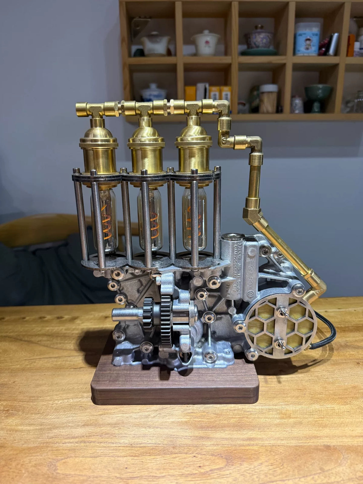 Lampada da scrivania Industrial Steampunk con corpo valvola