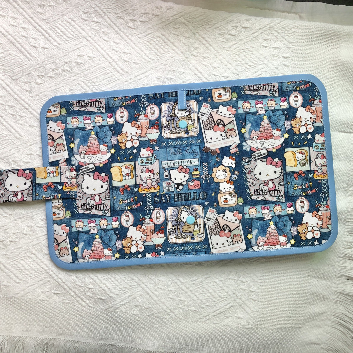 Handgemaakte denimblauwe Kitty A6 ringbandhoes