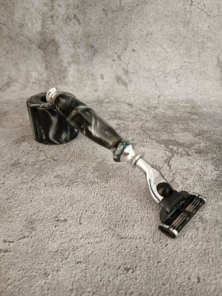 Manual Safety Razor with Alumilite Resin Handle