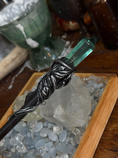 28cm Green Gemstone Wand with Twisted Vine Metal Handle