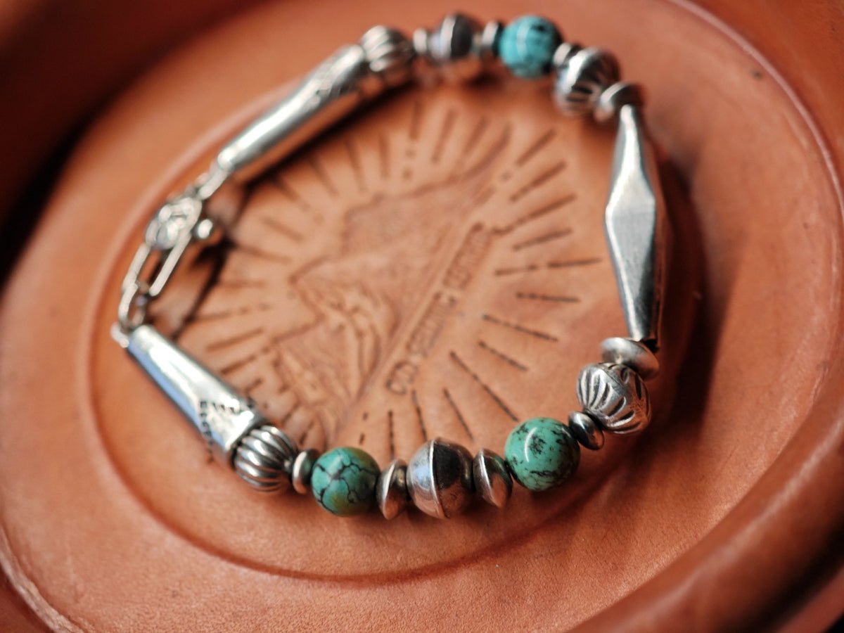 Handgjort armband i 925-silver med turkos