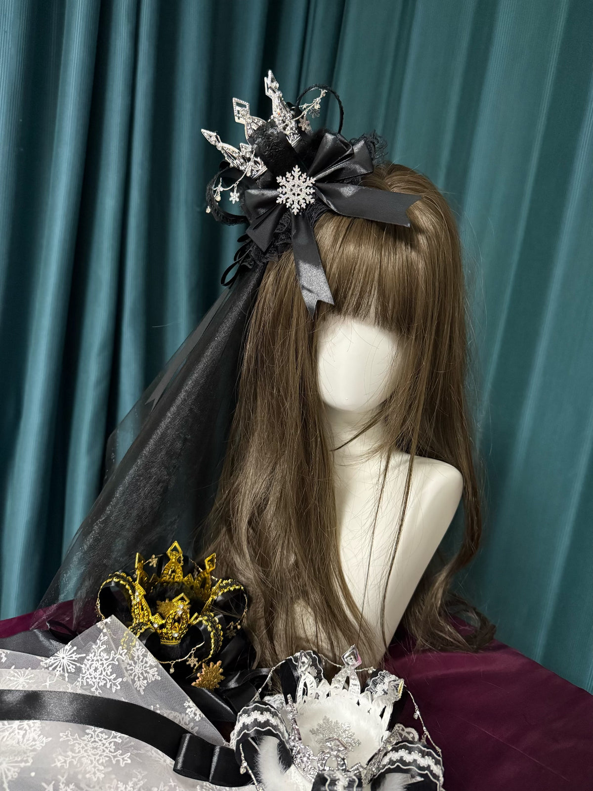 Black Crown Mini Top Hat with Veil