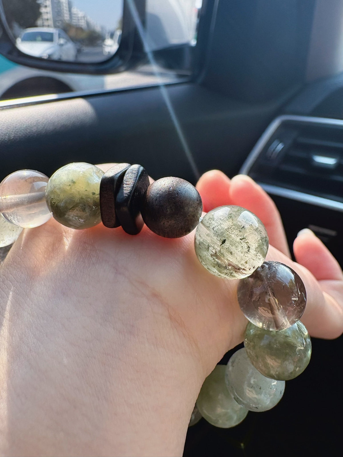 Pulseira Artesanal de Contas de Quartzo Verde com Pedras