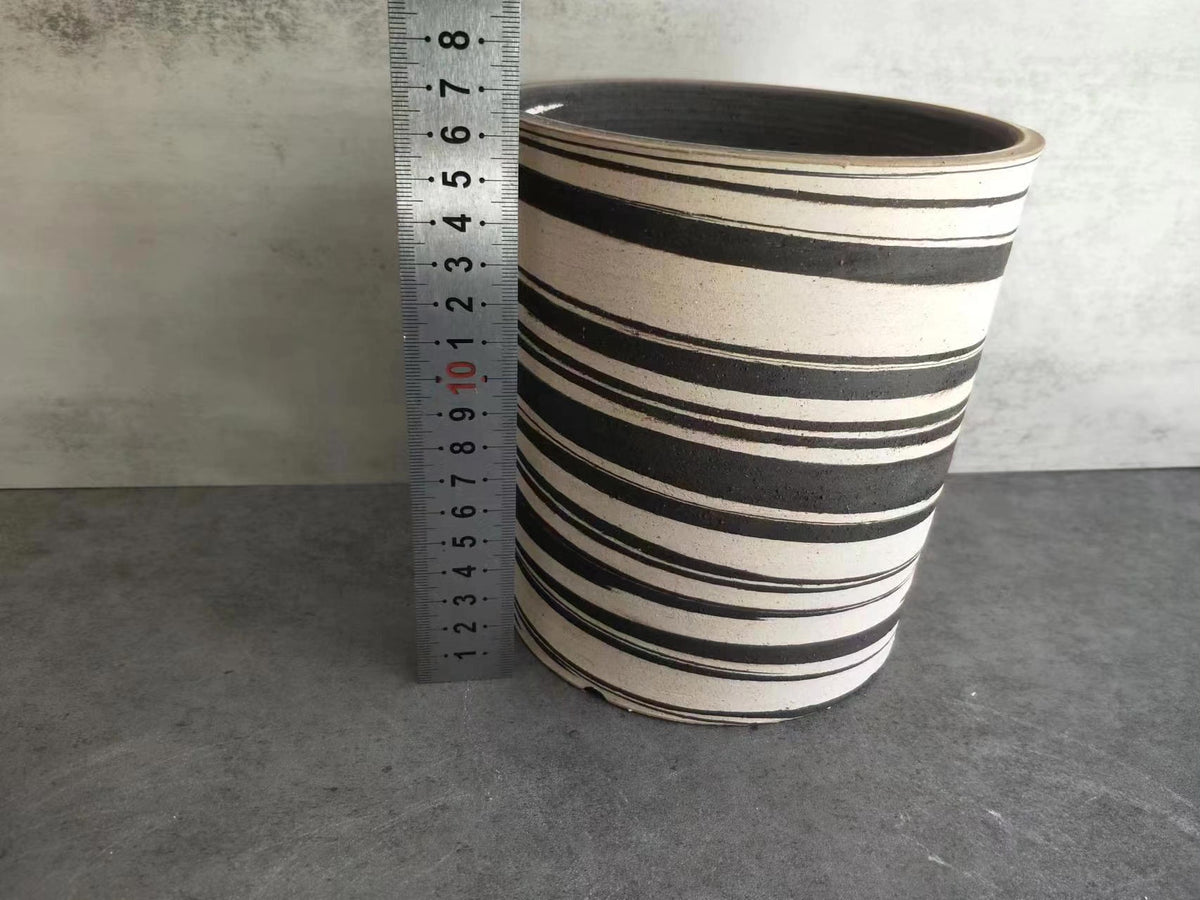 Vaso cilíndrico de cerámica artesanal de alta temperatura sin esmaltar