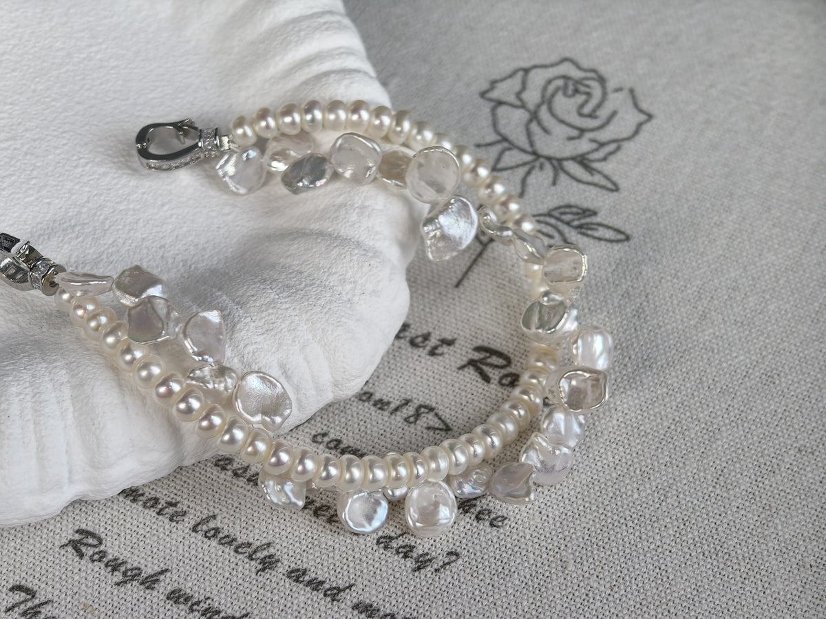 Bracciale a doppio filo con perle barocche d'acqua dolce
