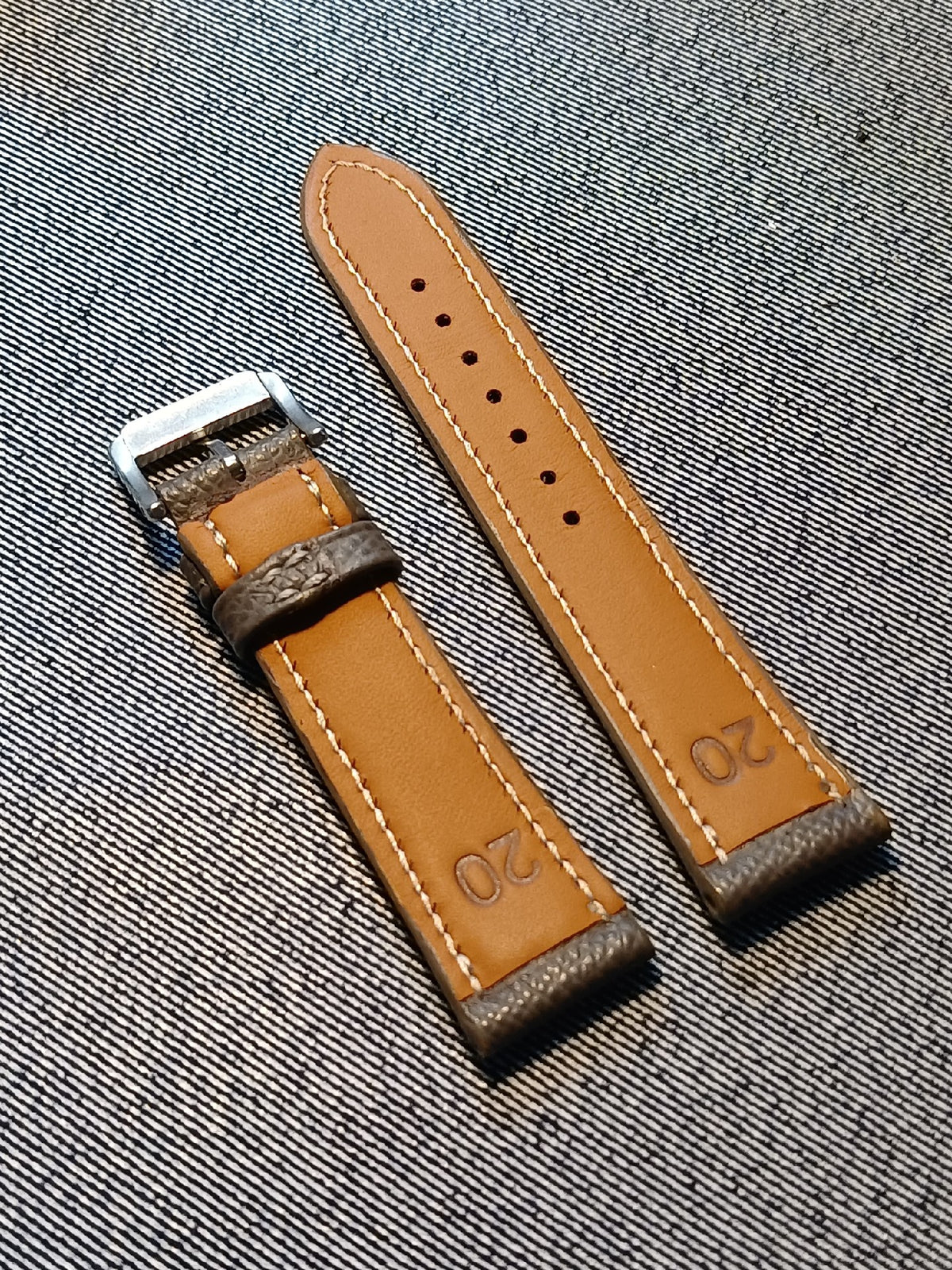 Epsom Leather Watch Strap Platinum Gray 20mm