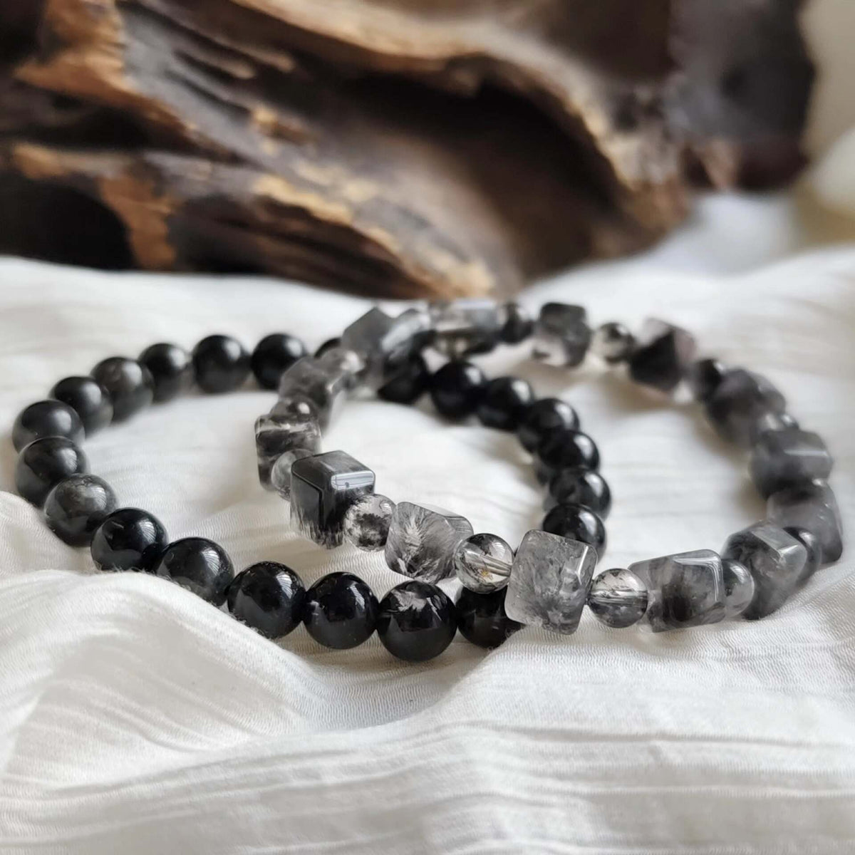 Black Aurora Quartz Round Bead Bracelet 8mm