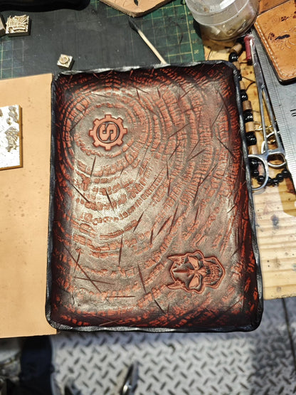 15cm Hand-Carved Cowhide Desktop Tray with Embossed Designs