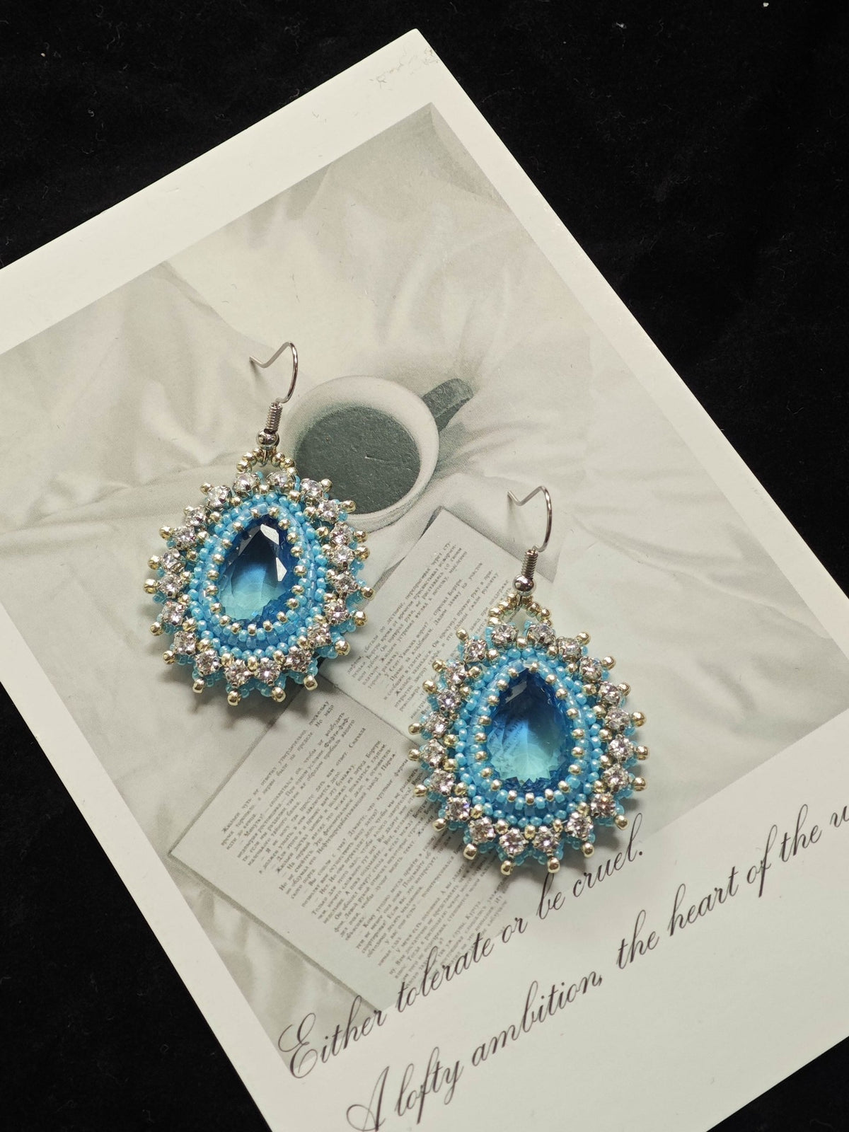 Conjunto de Pulsera y Pendientes de Cuentas Azul Celeste