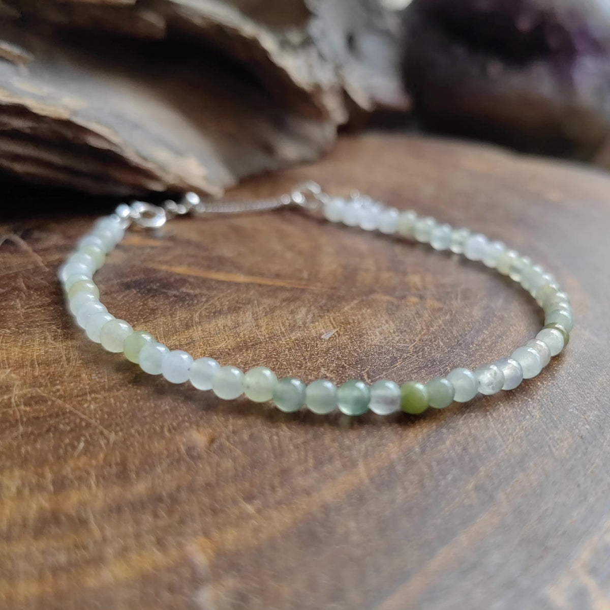 Bracelet en perles de jadeite avec chaîne d'extension en argent