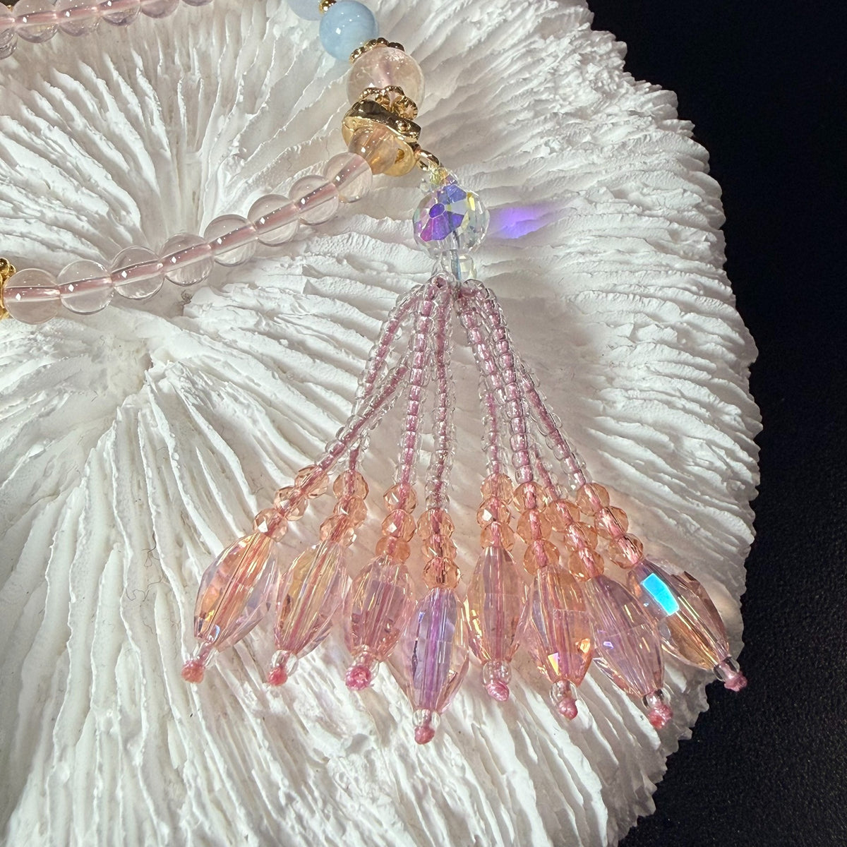 Pendente Larimar Fox com Quartzo Rosa e Borlas