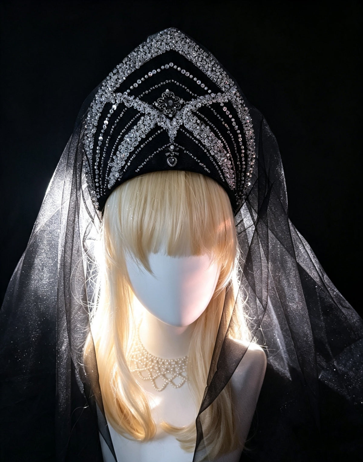 Couronne Lolita noire à filigrane argenté