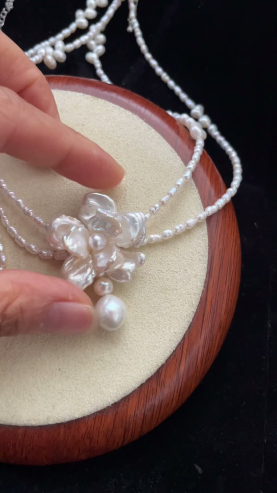 Collier double rang perles fleur