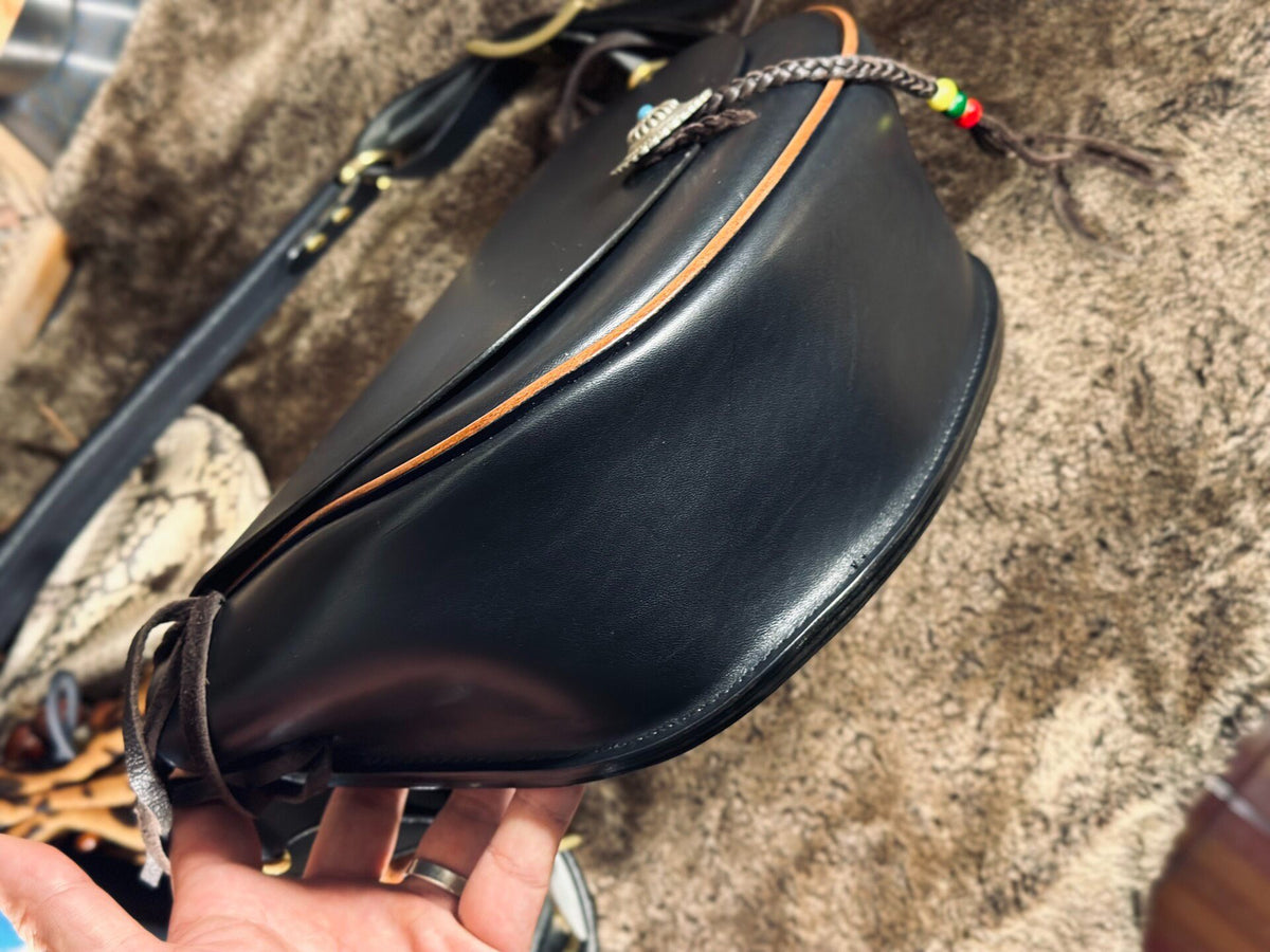 Vegetable-Tanned Leather Single-Shoulder Bag