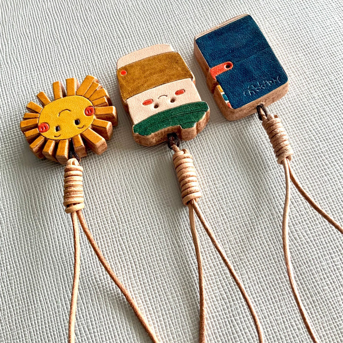 Charms de Couro Italiano para Diário e Bolsa