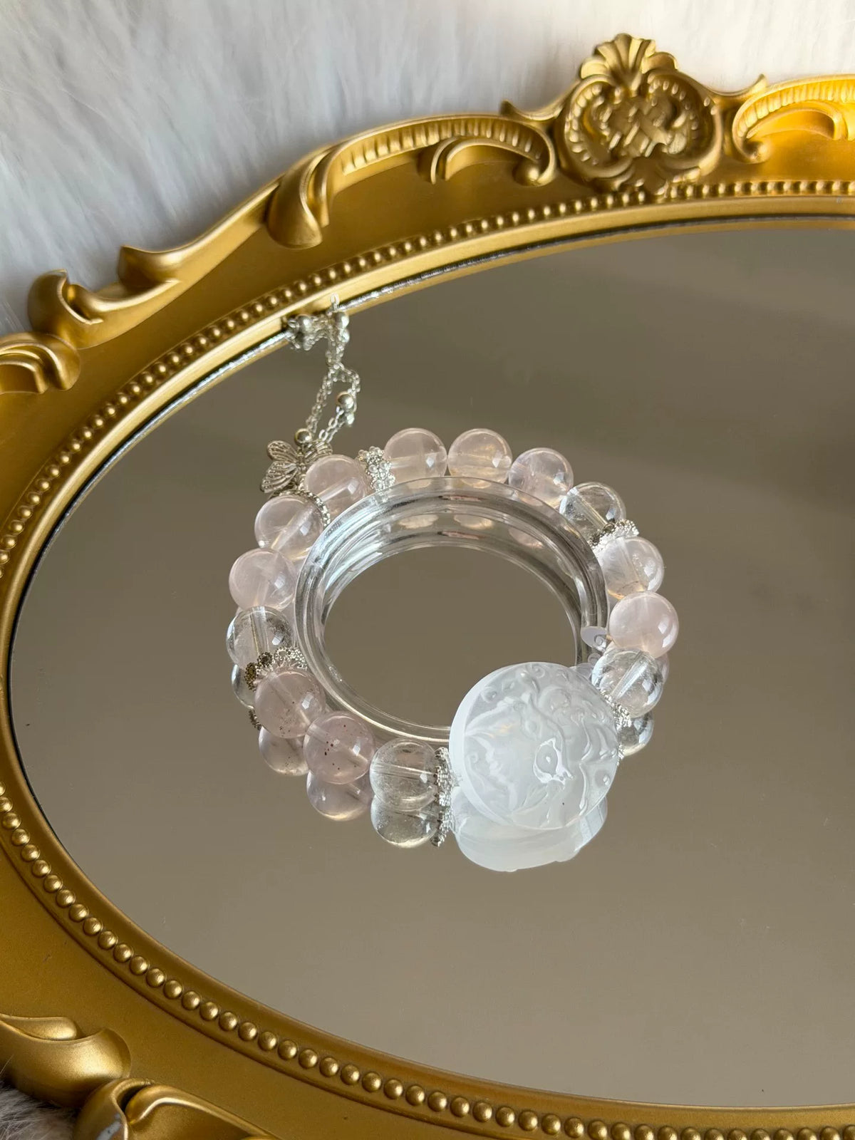Pulseira de Cristal de Quartzo Rosa com Pingente de Raposa Esculpida
