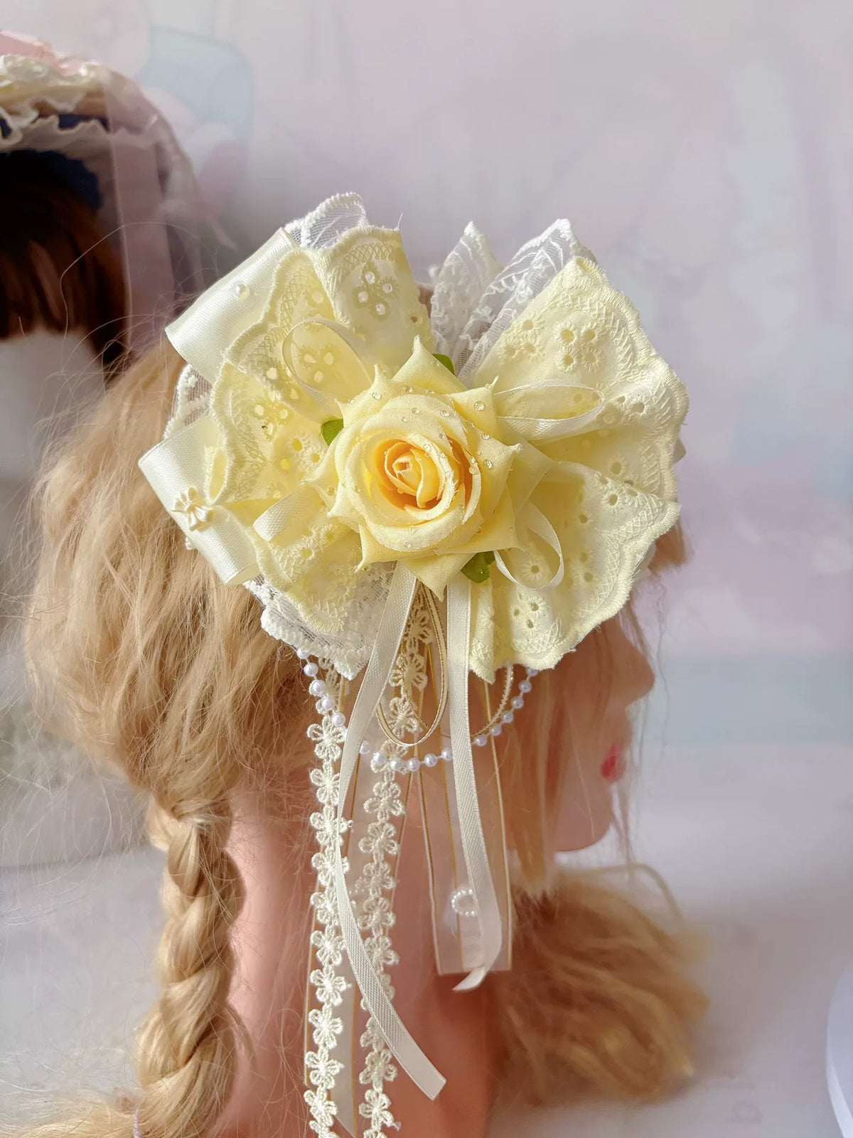 Accesorio para el pelo Lolita en amarillo pálido hecho a mano
