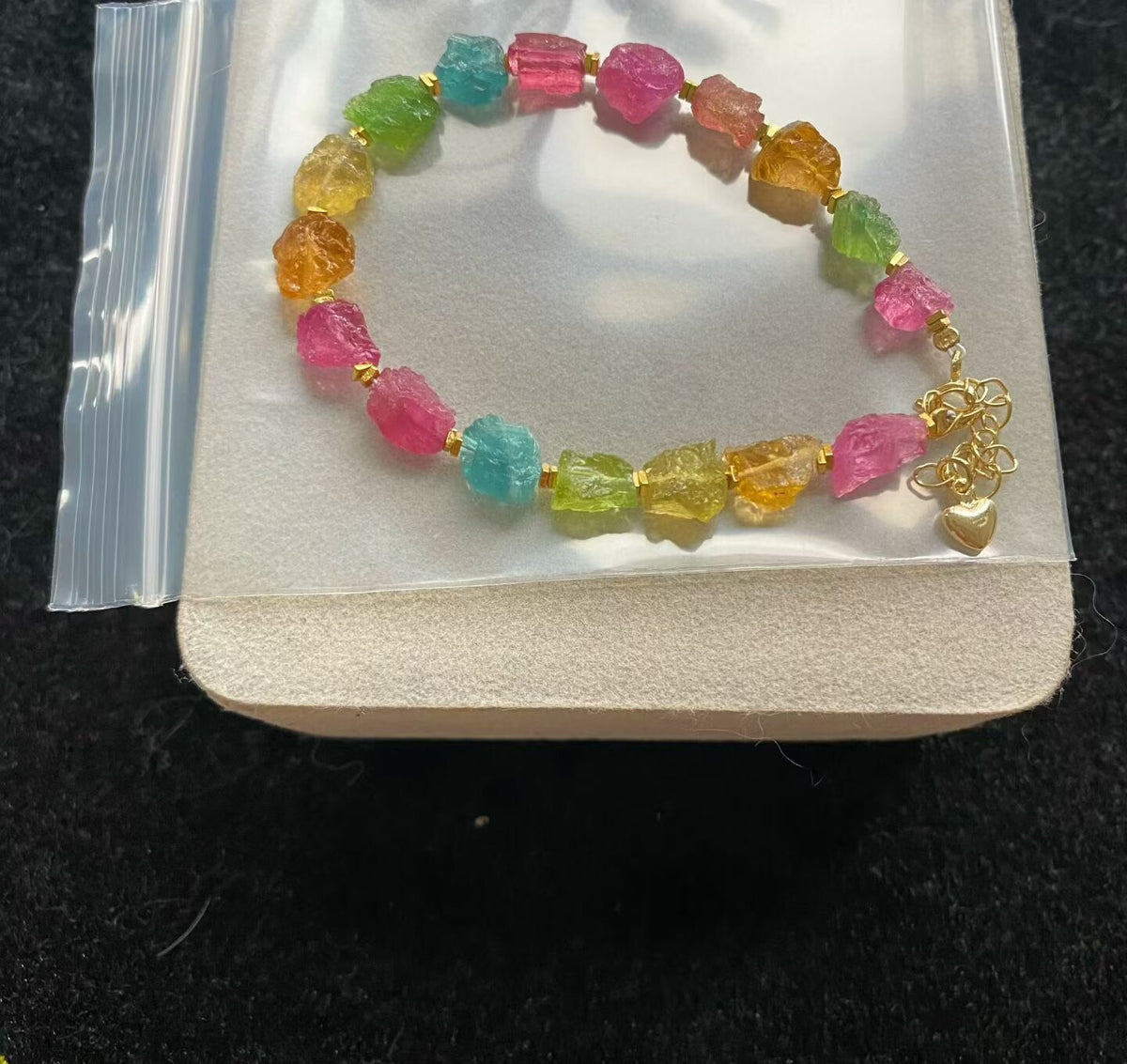 Bracelete Arco-Íris de Turmalina em Bruto