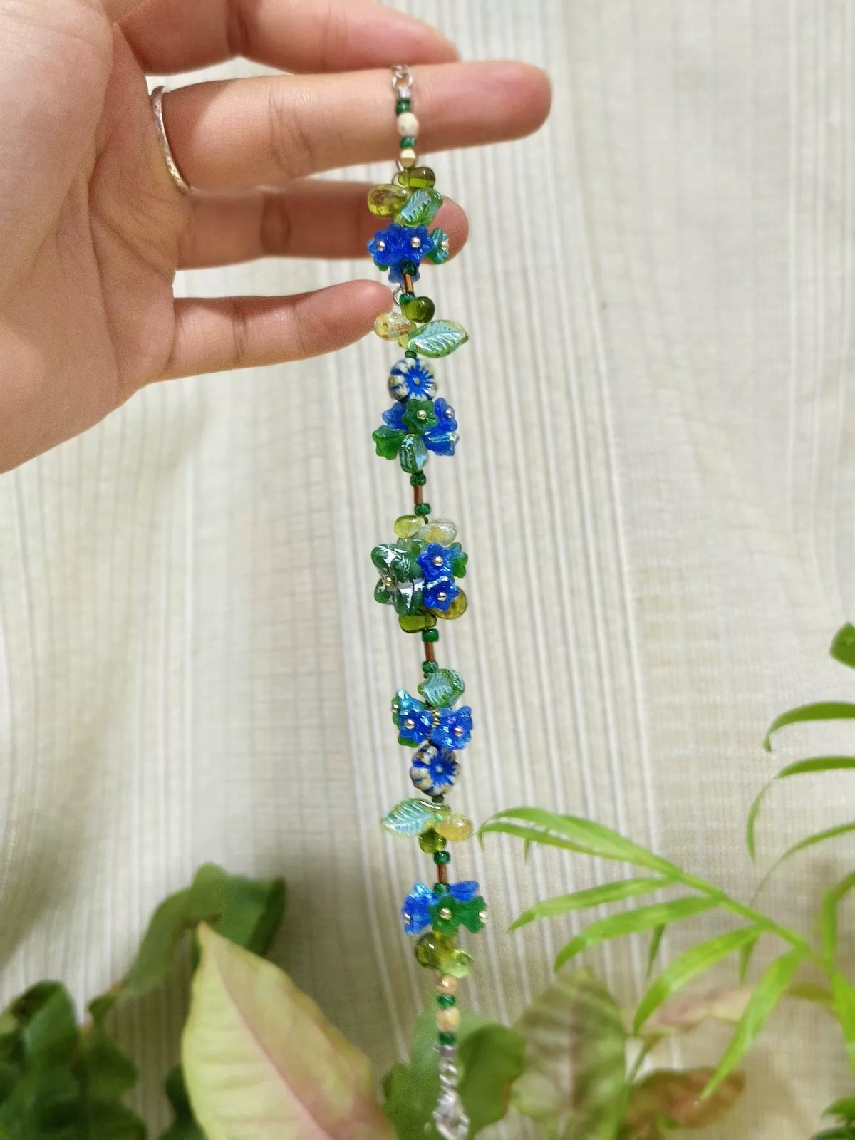 Blauwe hortensia-armband van Tsjechische glaskralen