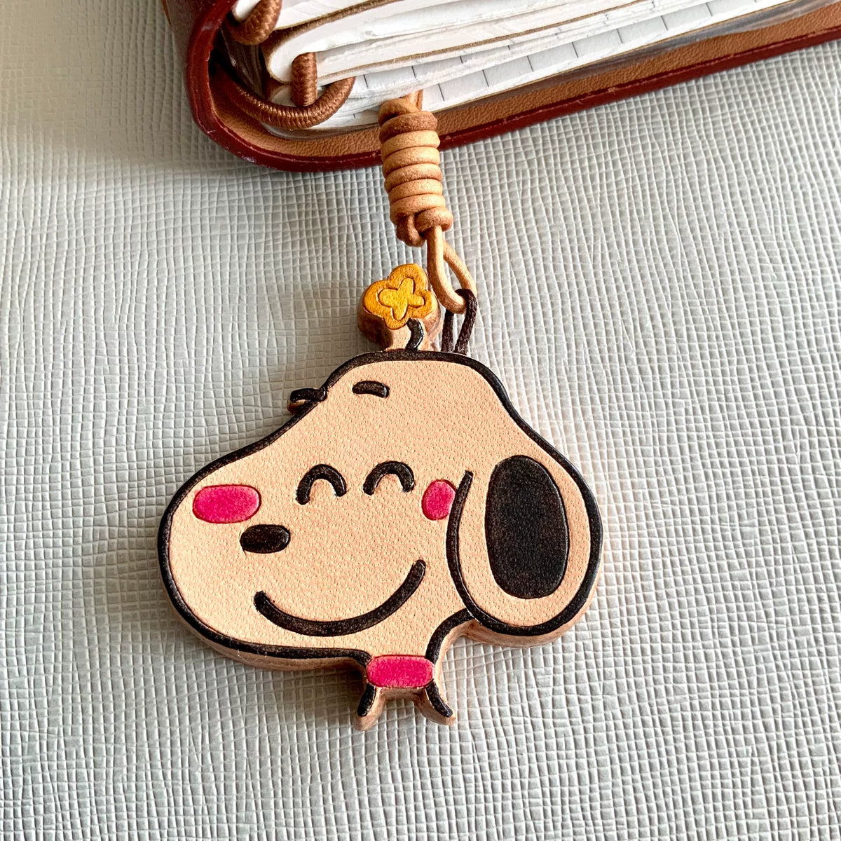 Snoopy Leather Charm Keychain Vegetable Tanned