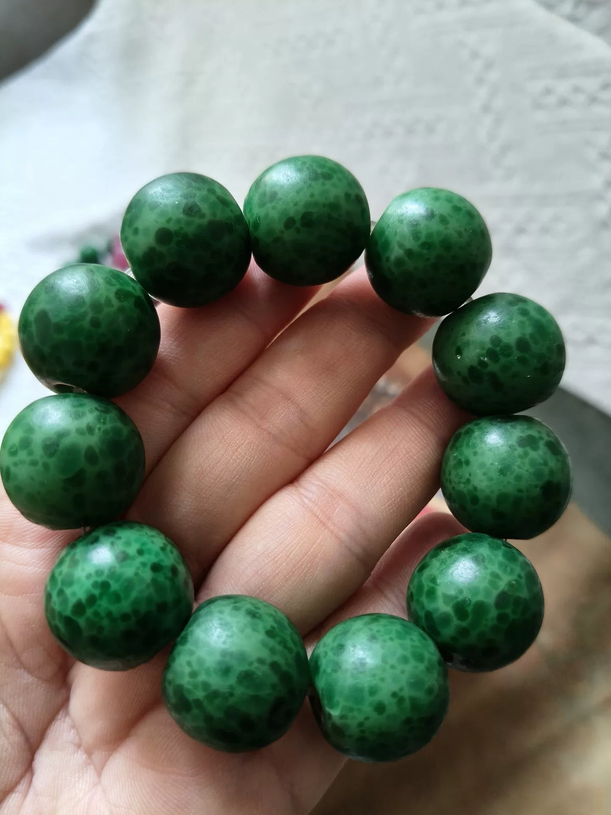 Green Frog Skin Glass Bead Bracelet
