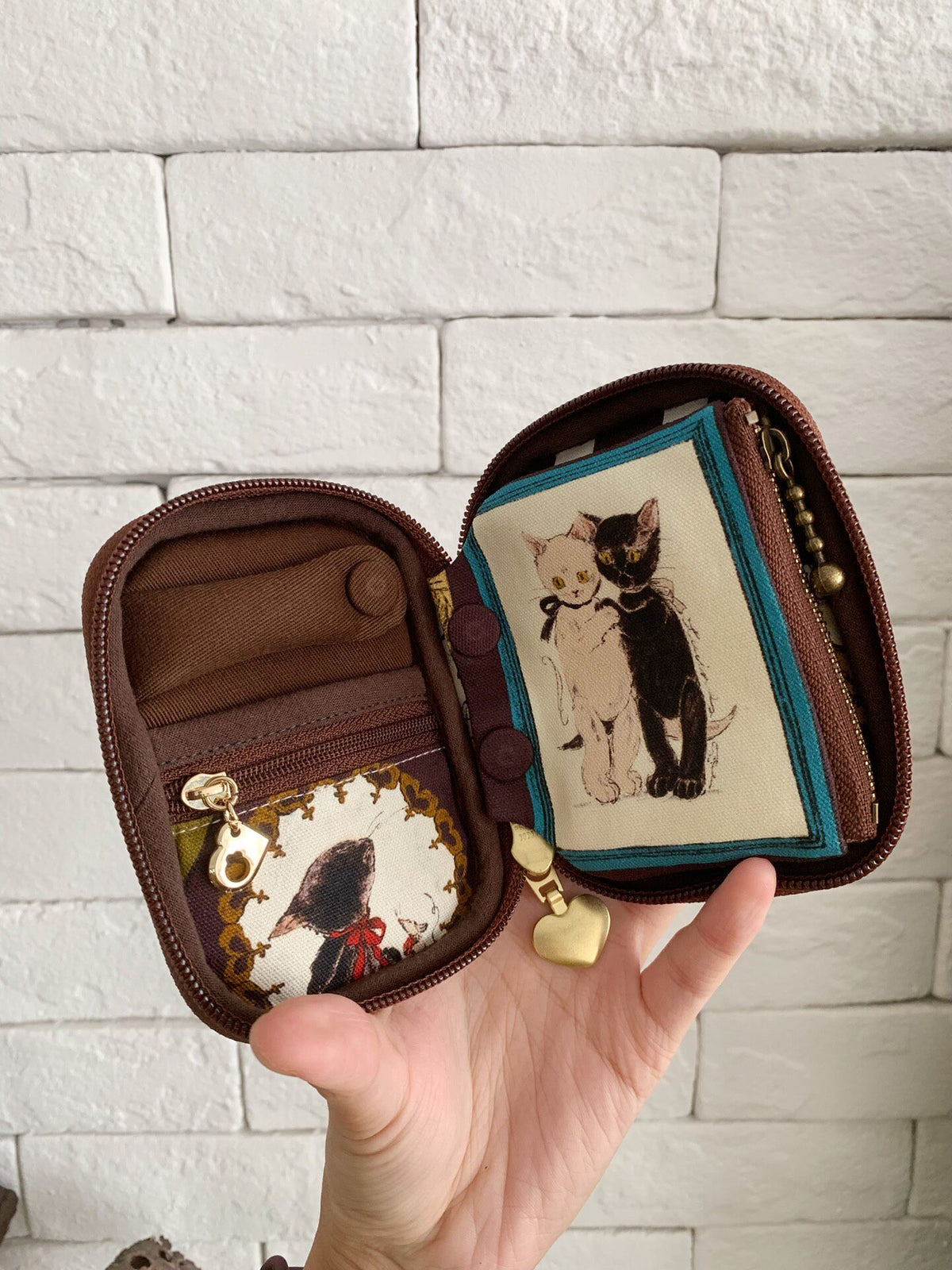 Vintage Cat Print Book Style Zippered Case