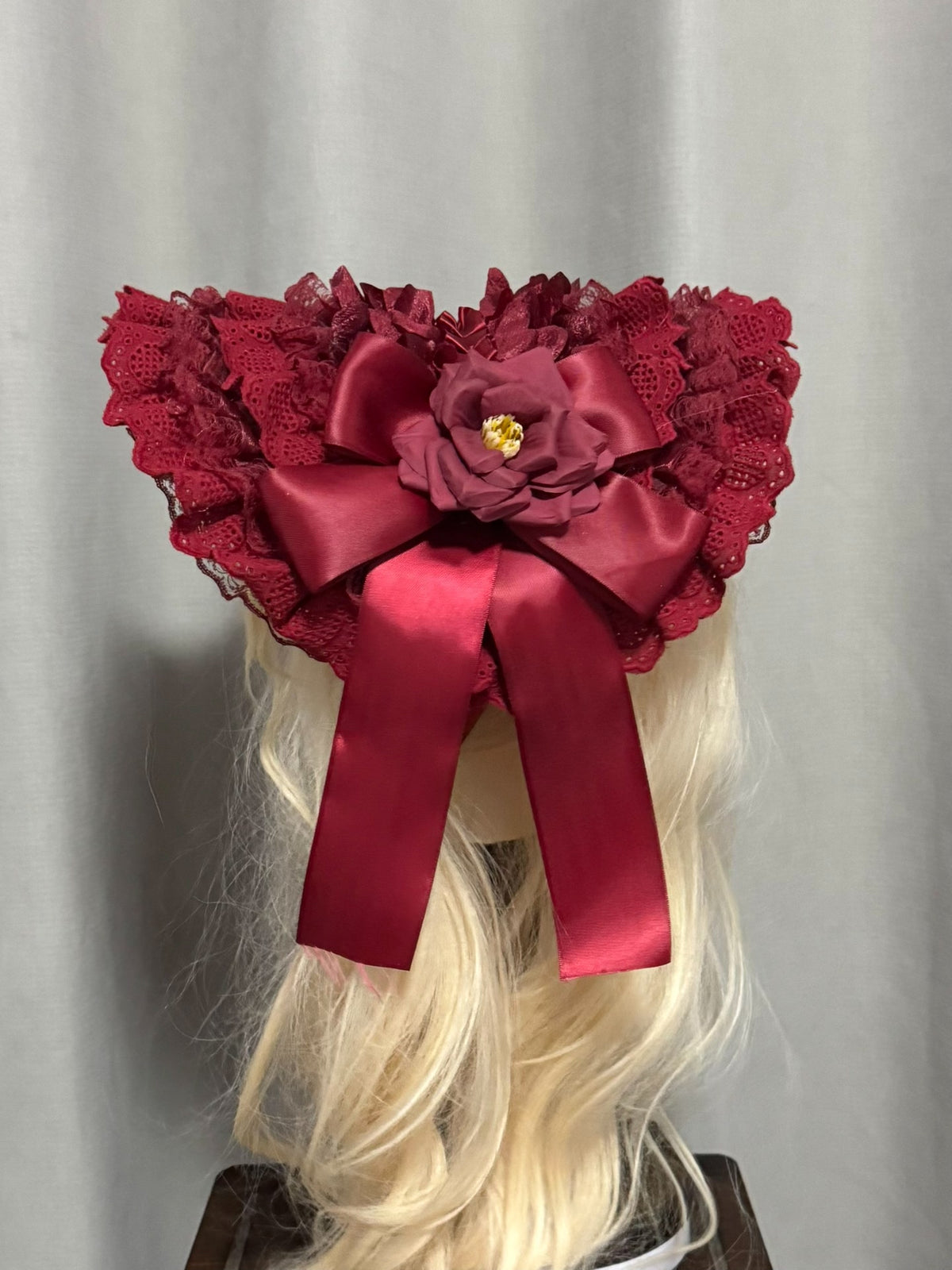 Rode Kant en Stro Lolita-bonnet