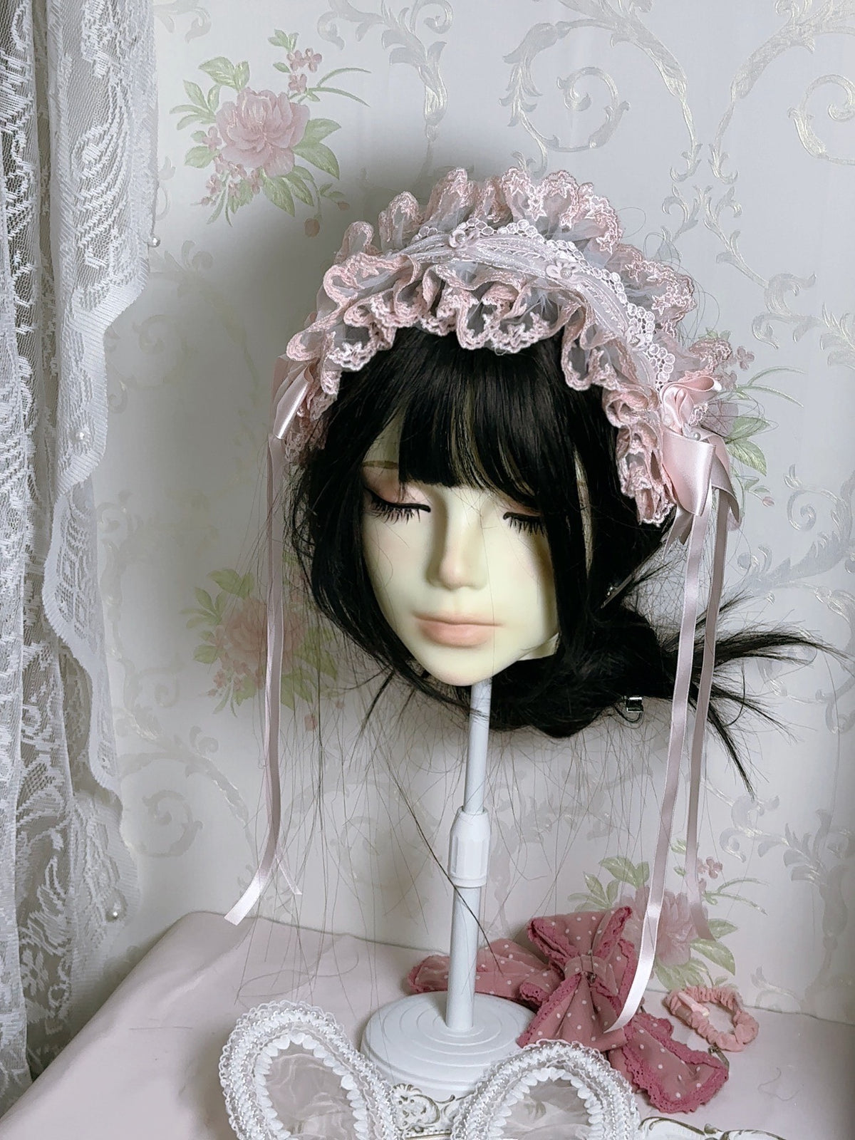 Conjunto de Arco de Renda Rosa com Volantes e Orelhas de Coelho