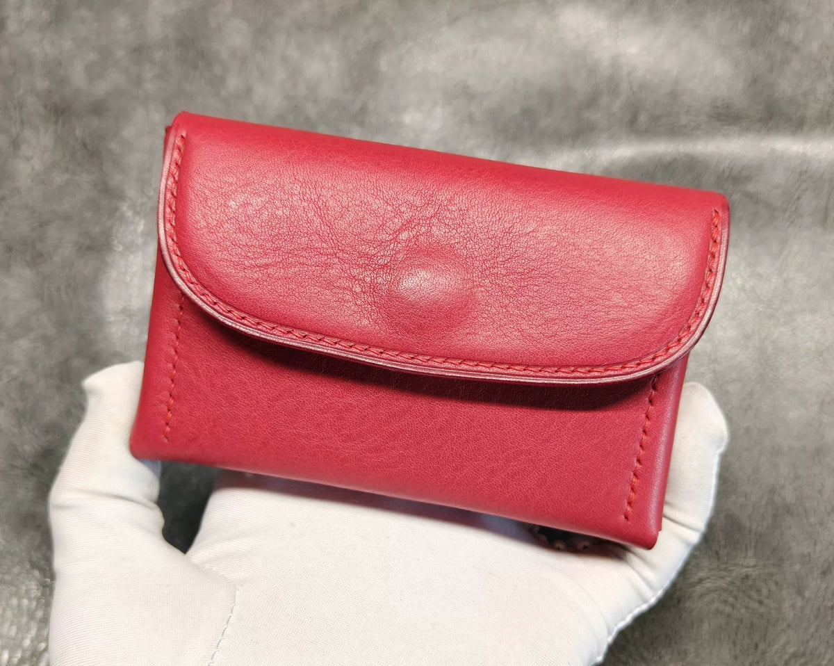 Porte-cartes en cuir rouge rose