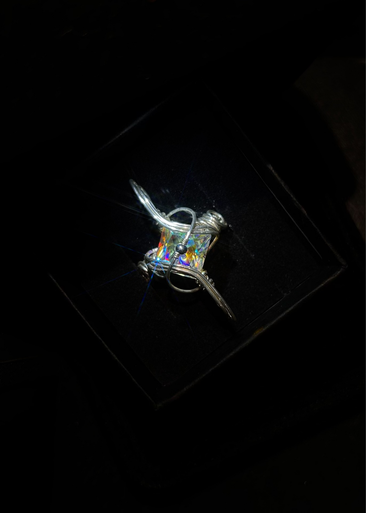 Wire Ring Zircon Iridescent Gem
