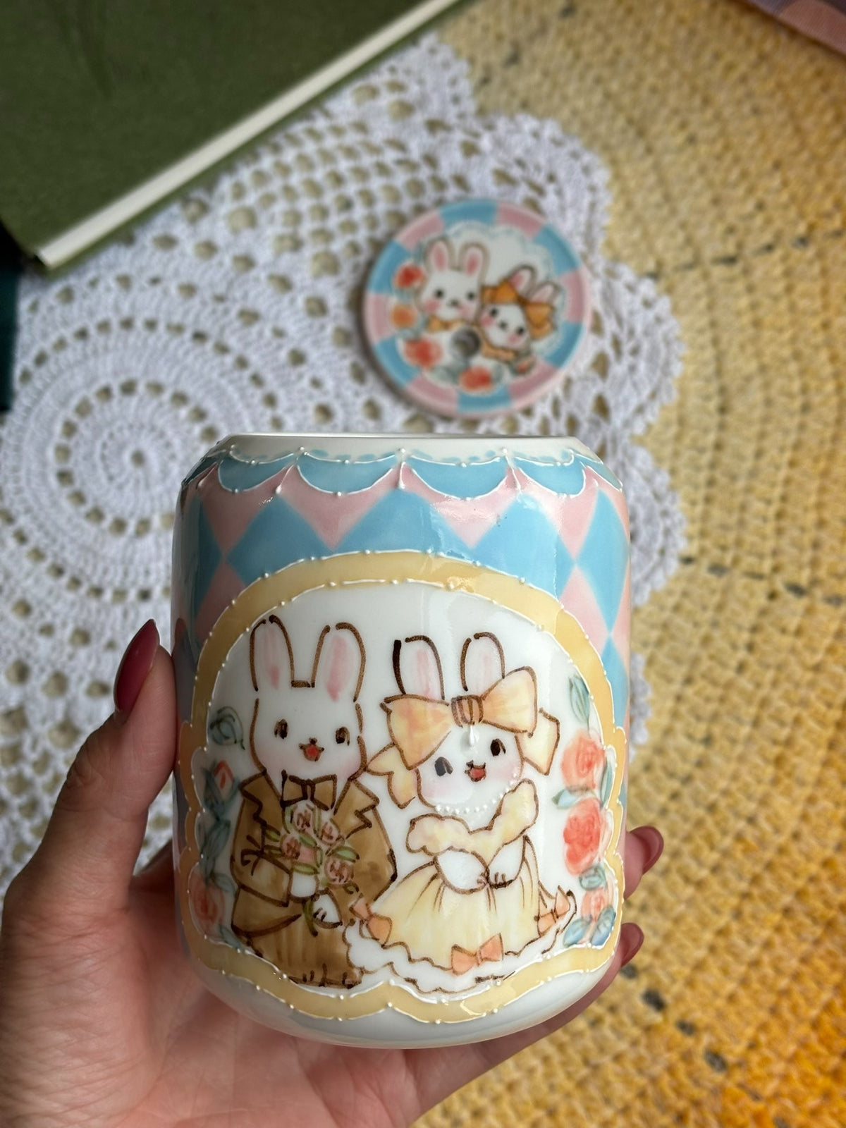 ハンドメイド陶器カップ 蓋付き うさぎデザイン
