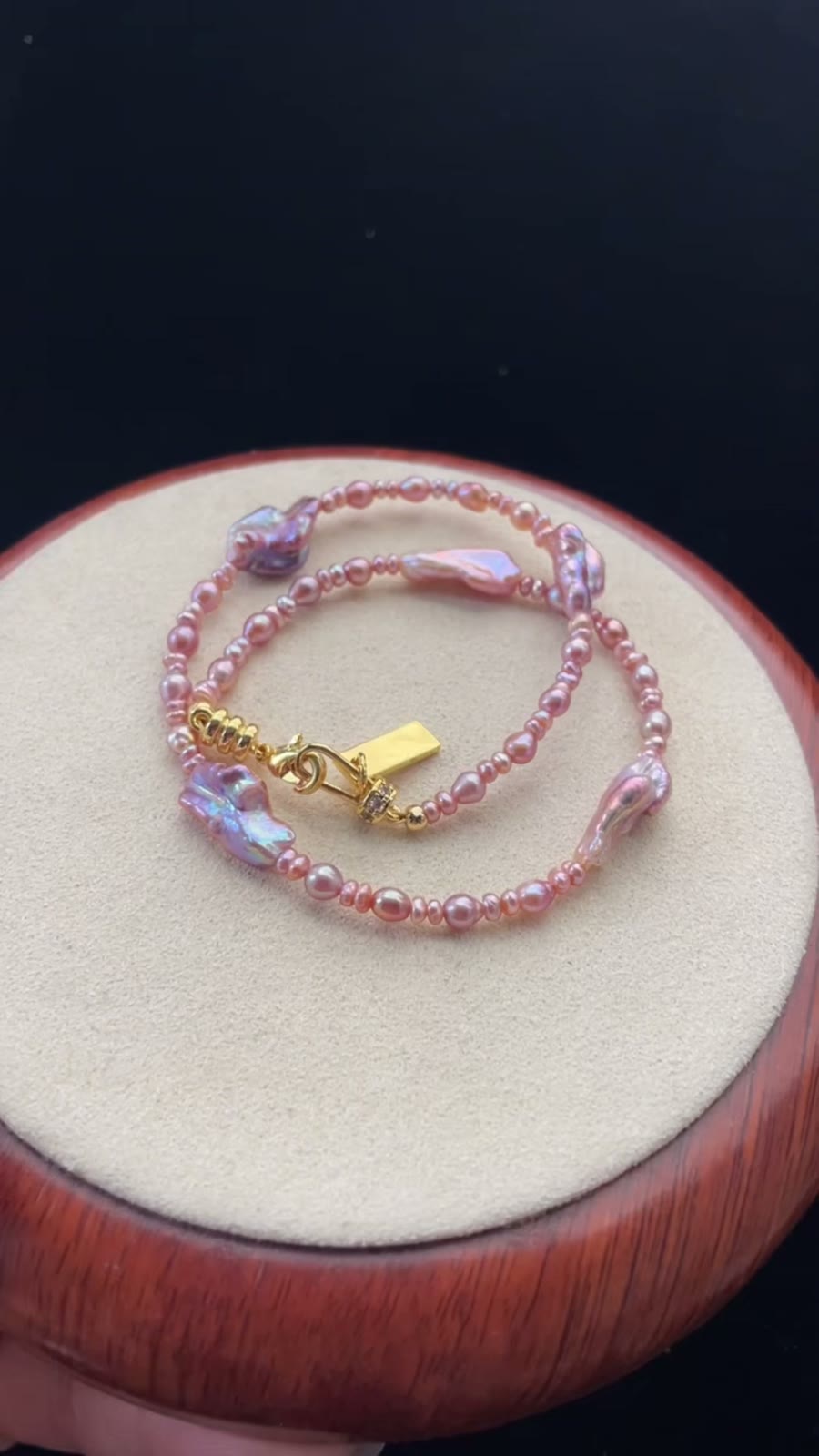 Pulseira de Pérolas Rosa Cintilante de Dupla Camada