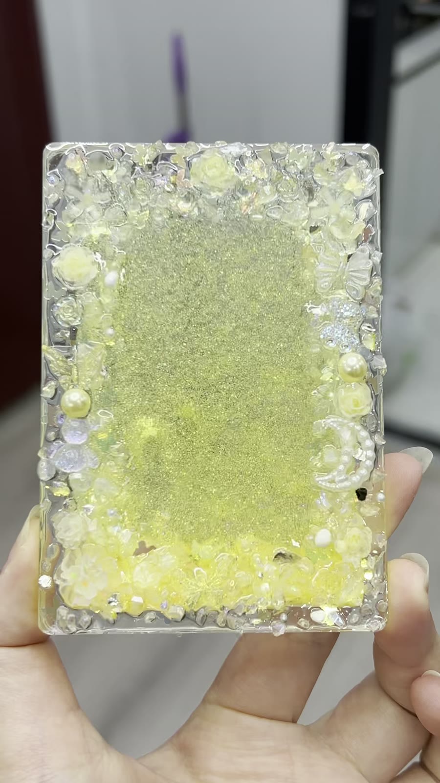 Porte-cartes à sable mou en résine transparente avec paillettes jaunes