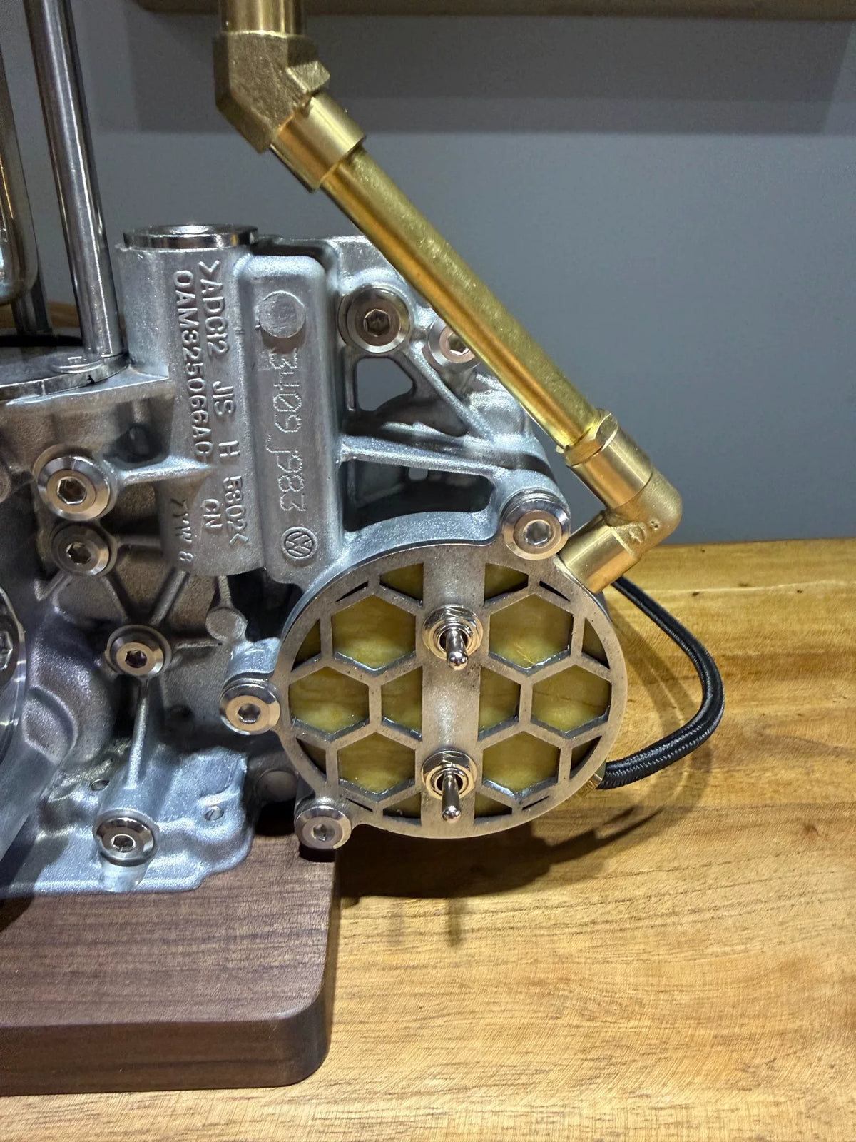Lampada da scrivania Industrial Steampunk con corpo valvola