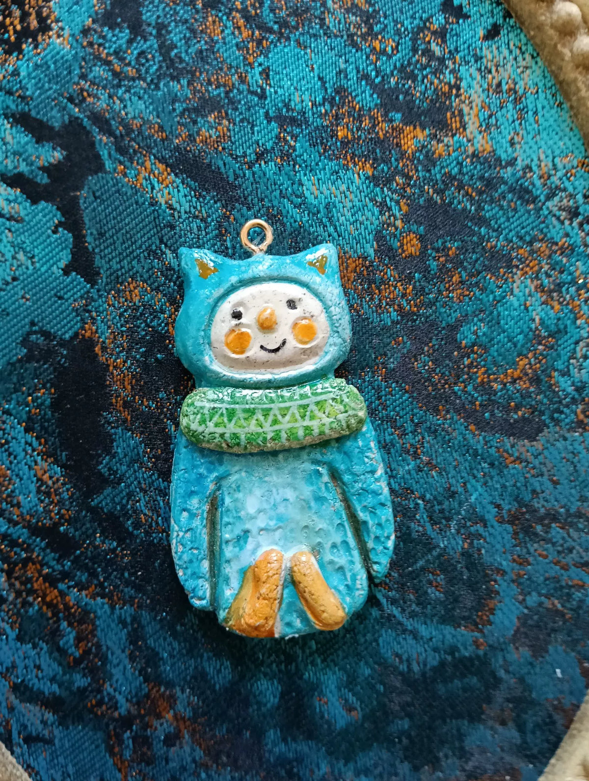 Pingente de Boneco de Neve em Argila Turquesa