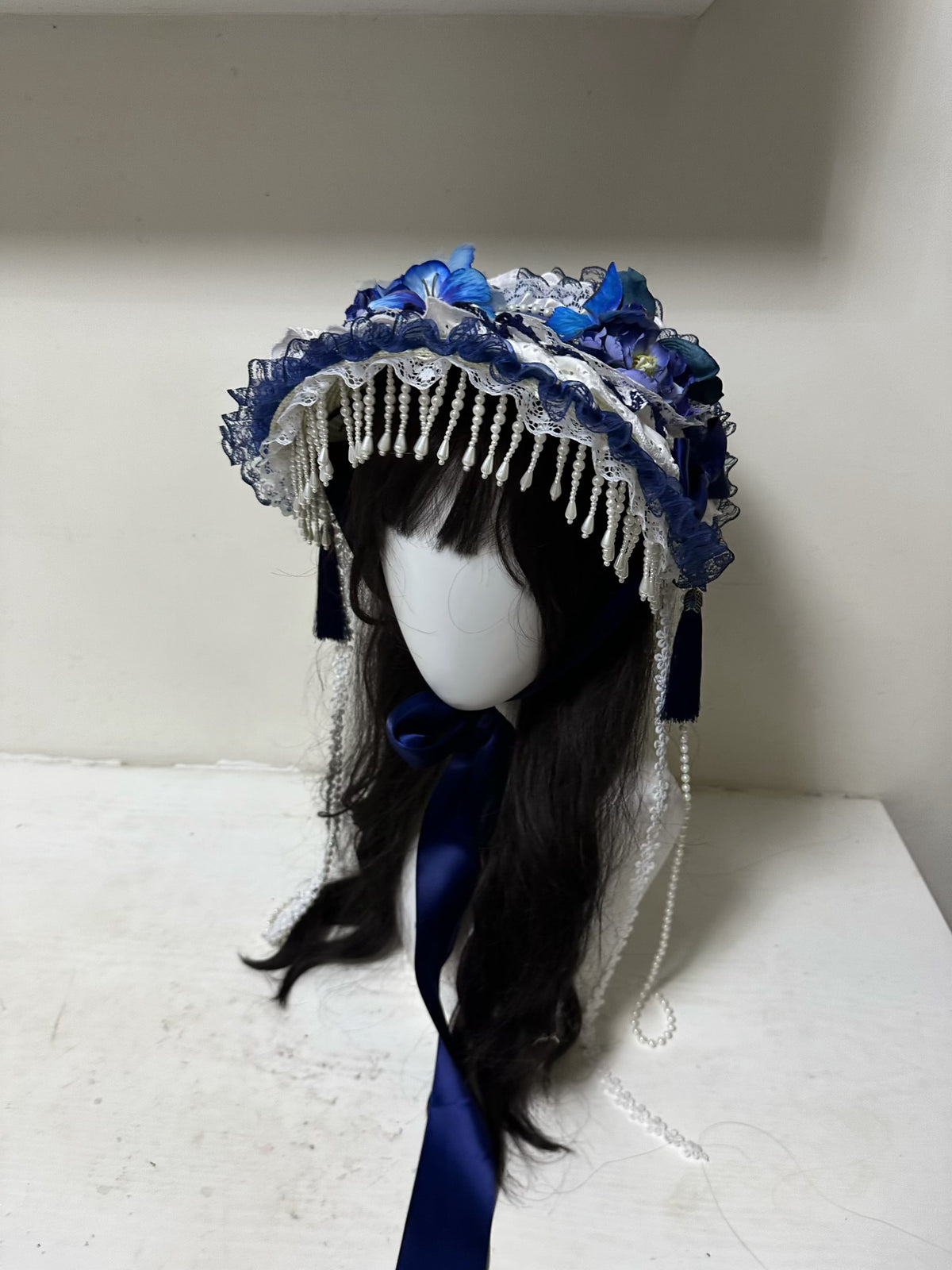Toucado de Renda Azul Porcelana com Pérolas