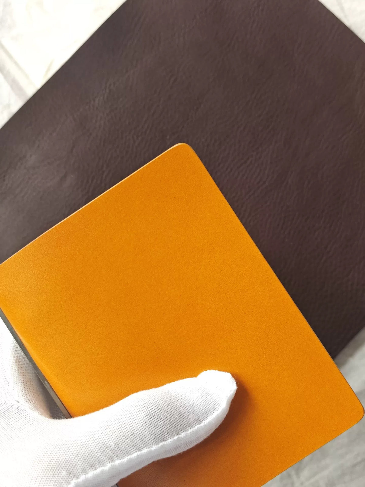 Agenda de Couro de Seis Anéis em Amarelo Mostarda