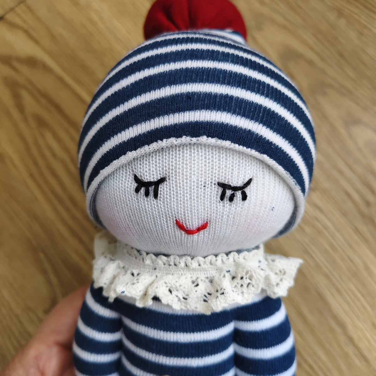 Handgjord sockdocka flicka marin randig