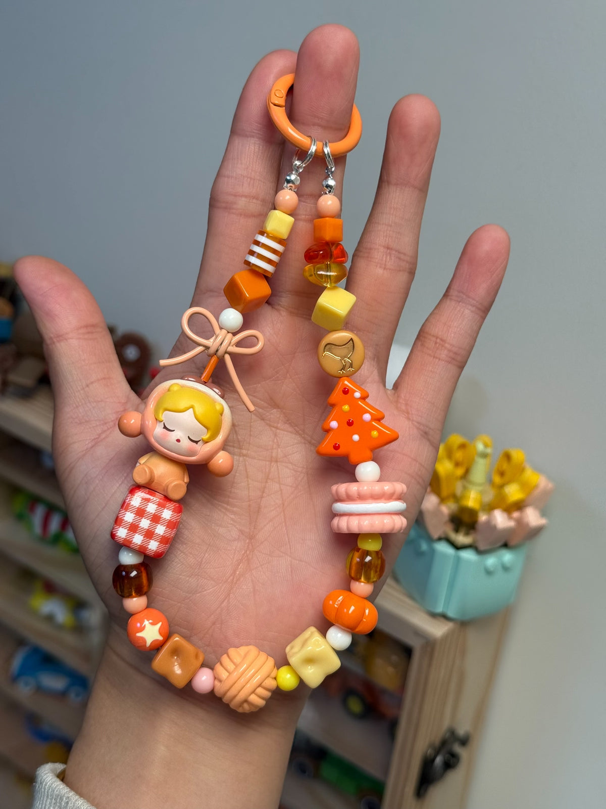 Dragonne de téléphone perlée, charm de sac et porte-clés orange