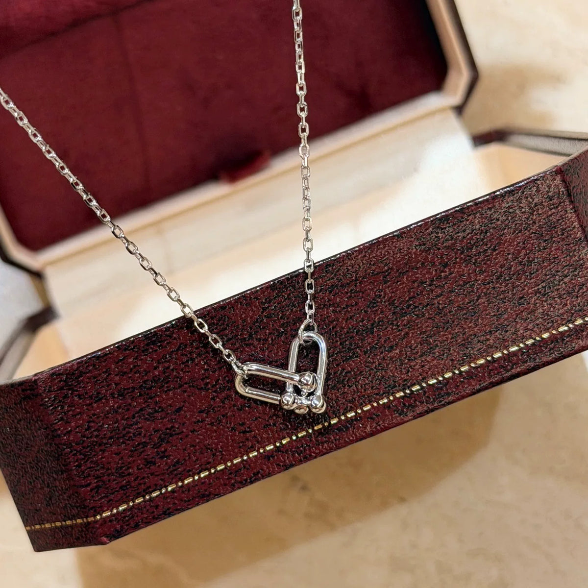 S925 Silver Interlocking Oval Pendant Necklace