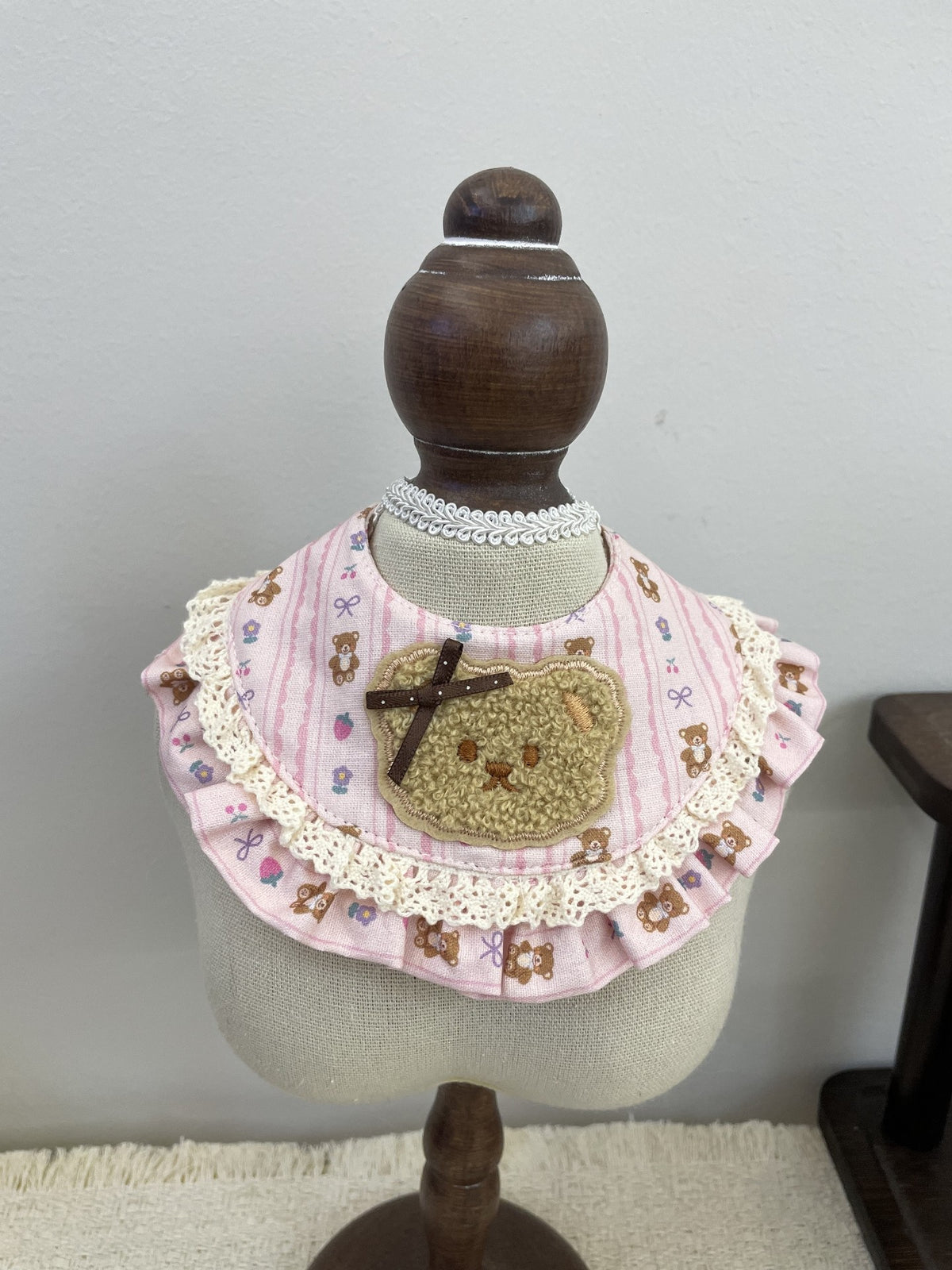 Rosa Bärenkopf Haustier-Lätzchen