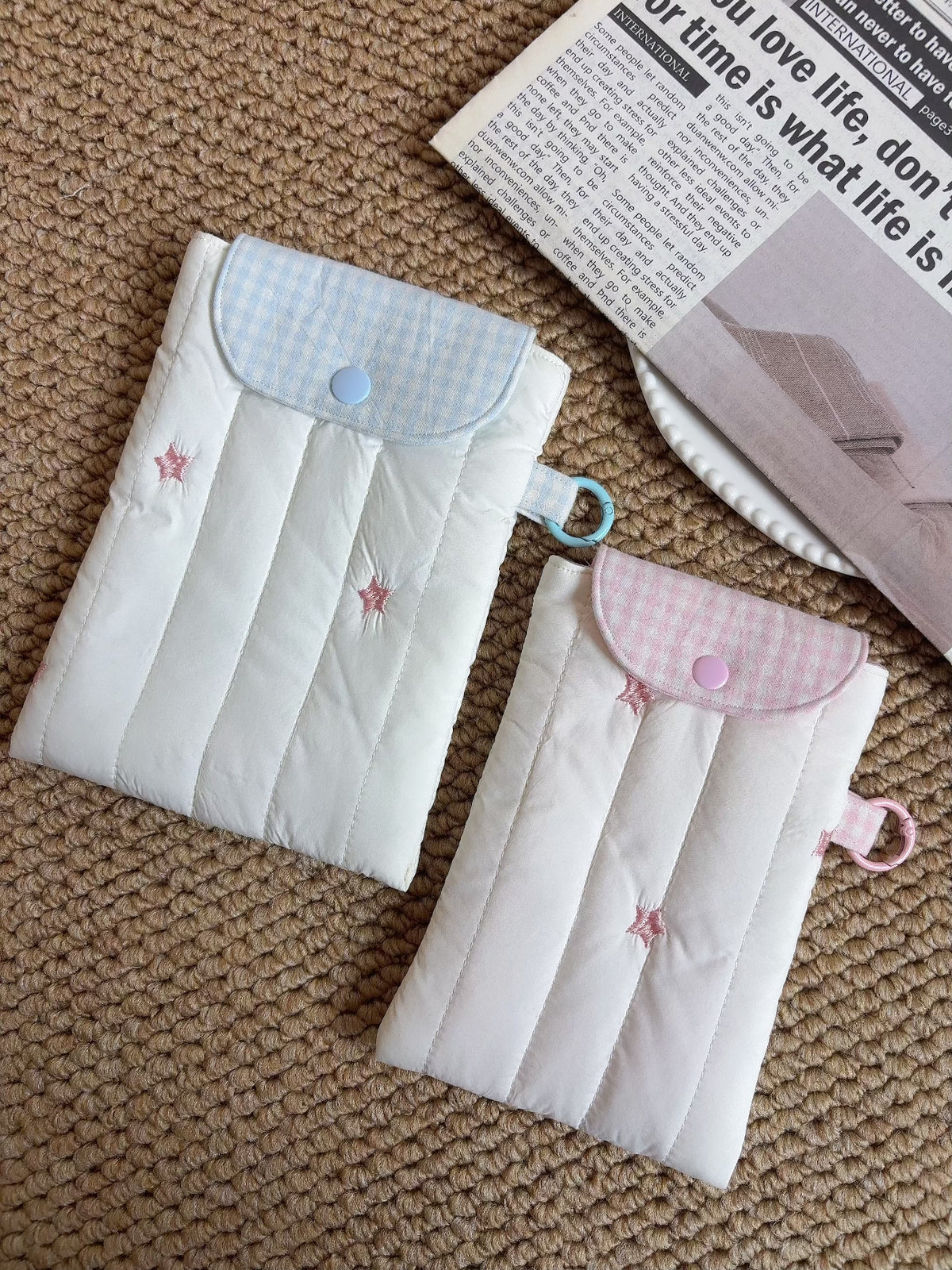 Housse Kindle en coton matelassé avec broderie d'étoiles