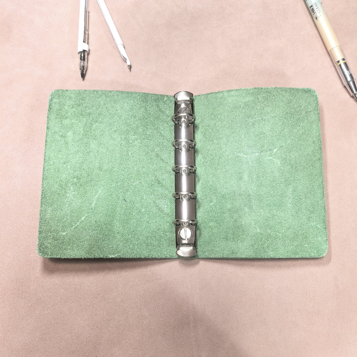 Vegetable Tanned Bull Leather M5-74 Loose Leaf Notebook