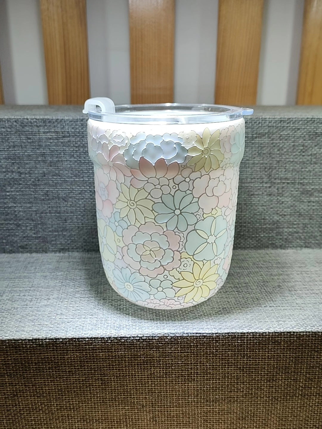 Jadeklei Reisbekker met Bloemenreliëf