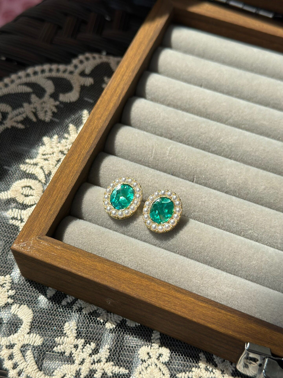 Emerald Shell Inlay Oval Earrings